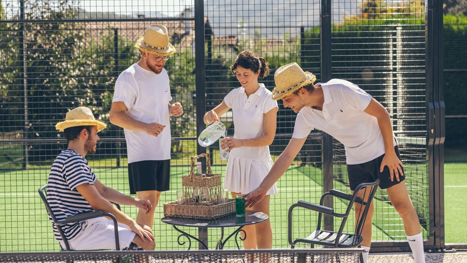 Le padel, nouveau sport tendance, s'invite à l'Hôtel Arcé !