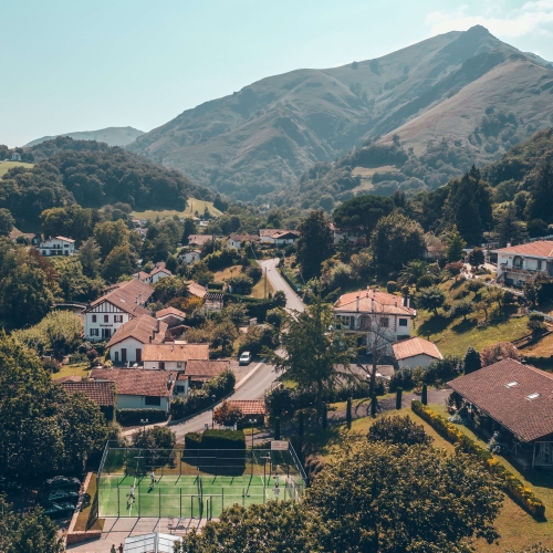 Un terrain de padel à l&#039;Hôtel Arcé